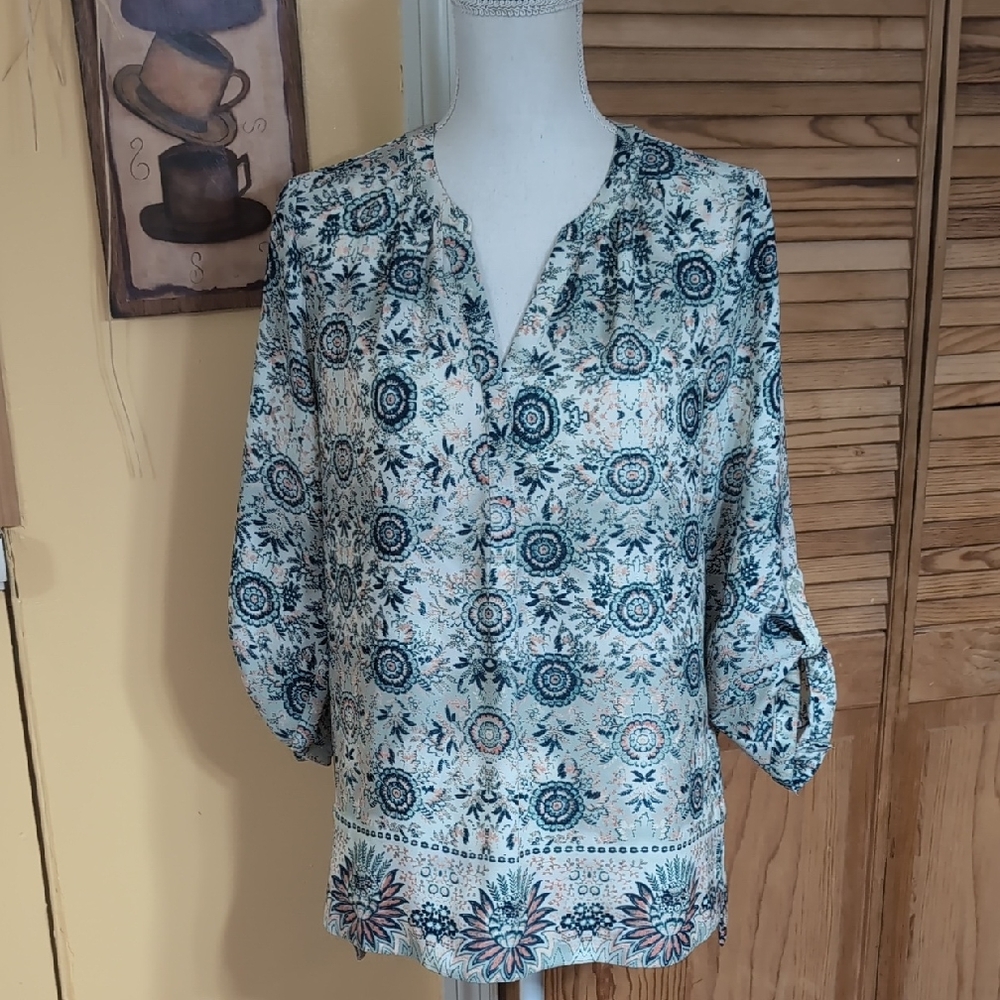 Maurices Green, Cream, & Peach Floral Blouse M